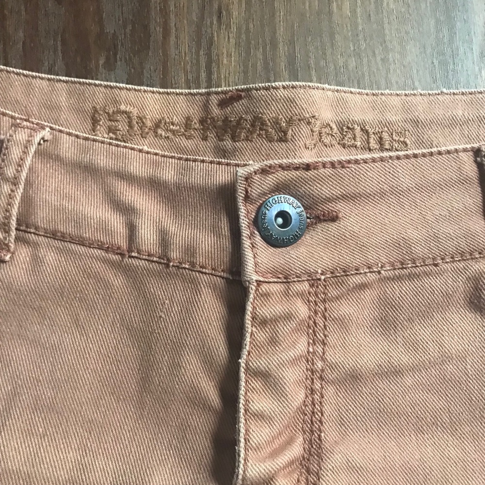 Shorts - Picture 4 of 7